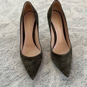 EUC Authentic Gianvito Rossi Forest Green heels 3inches) in size 37